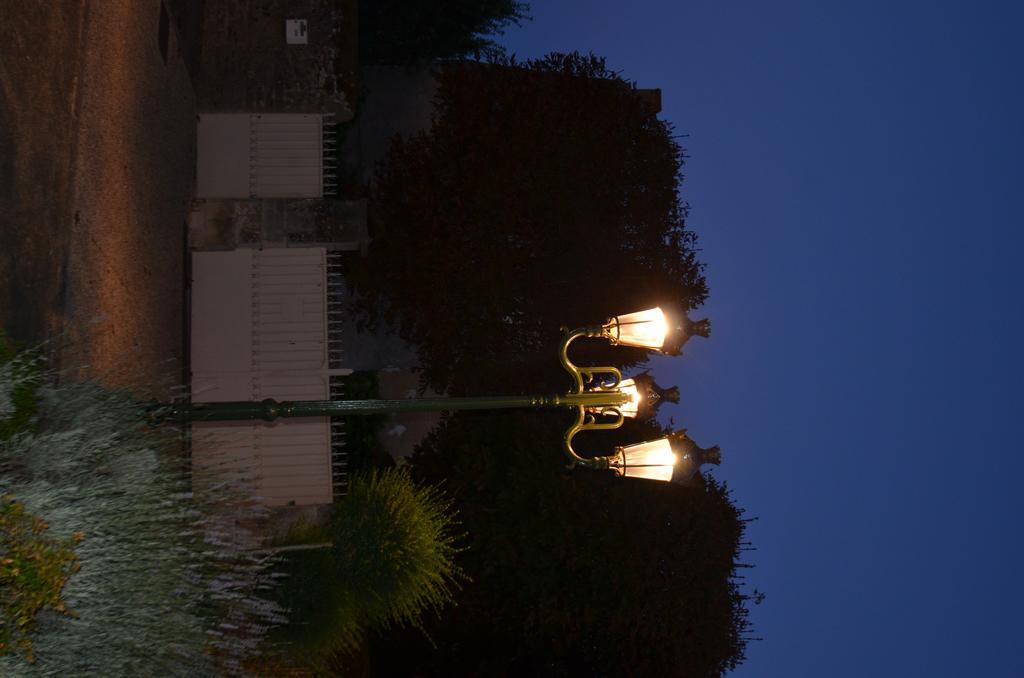 Logis Hotel Le Saint Georges Vivonne ภายนอก รูปภาพ