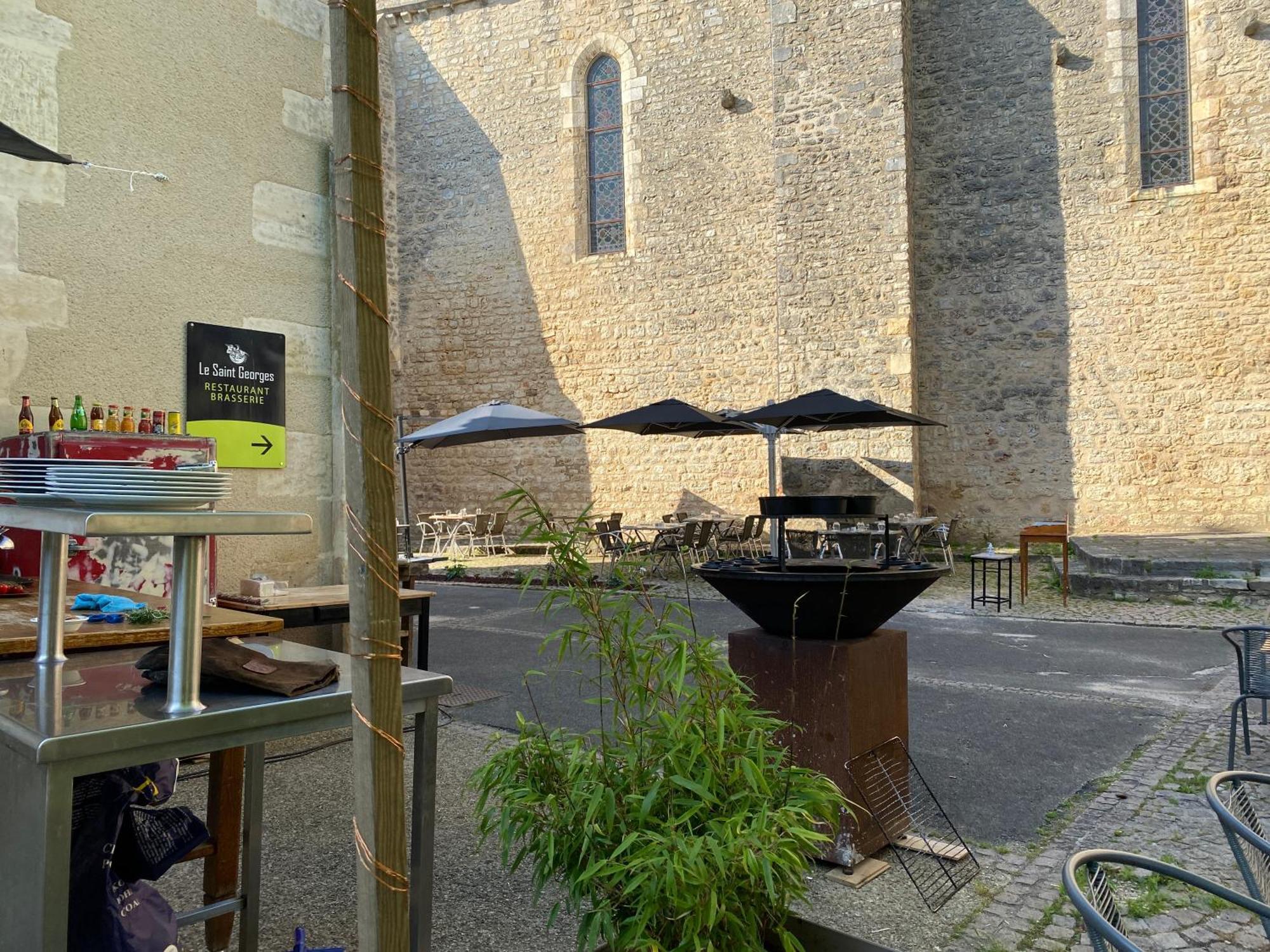 Logis Hotel Le Saint Georges Vivonne ภายนอก รูปภาพ