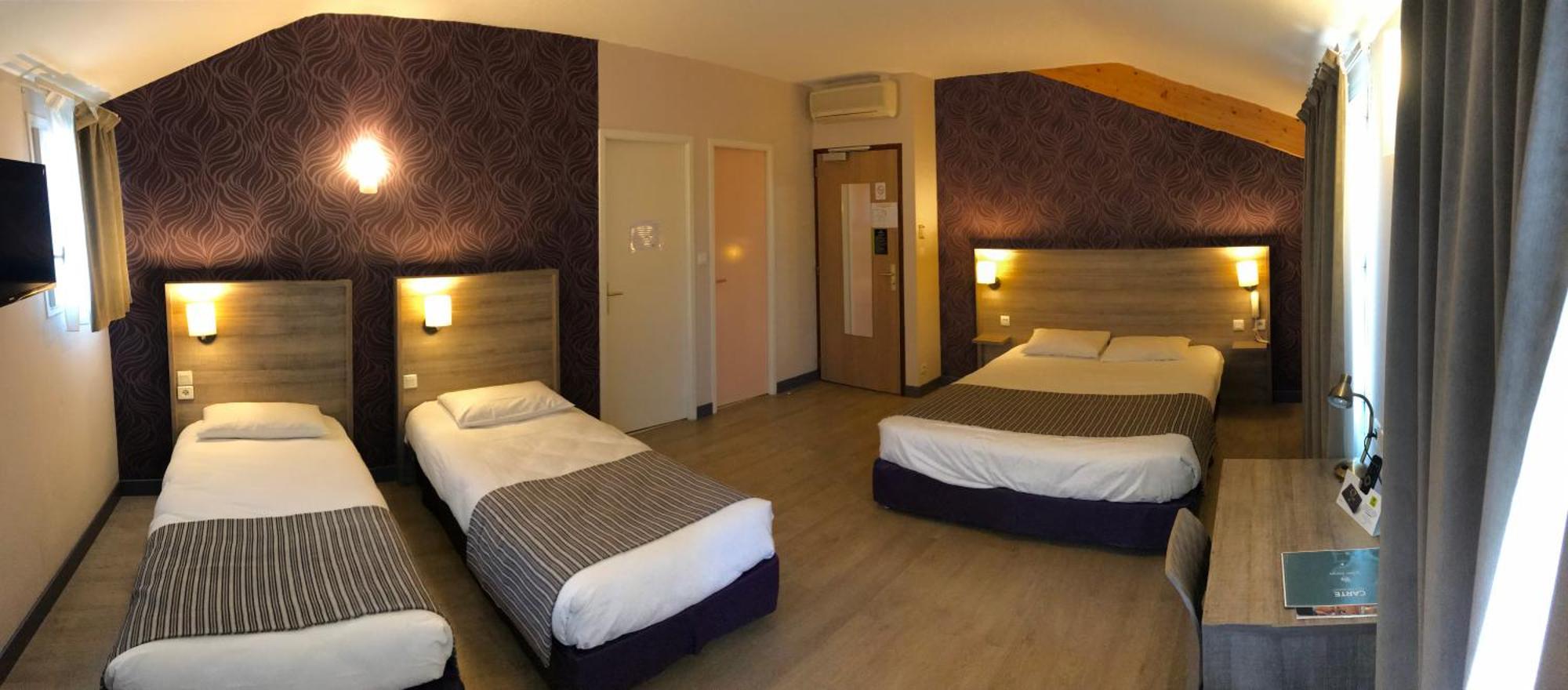 Logis Hotel Le Saint Georges Vivonne ภายนอก รูปภาพ