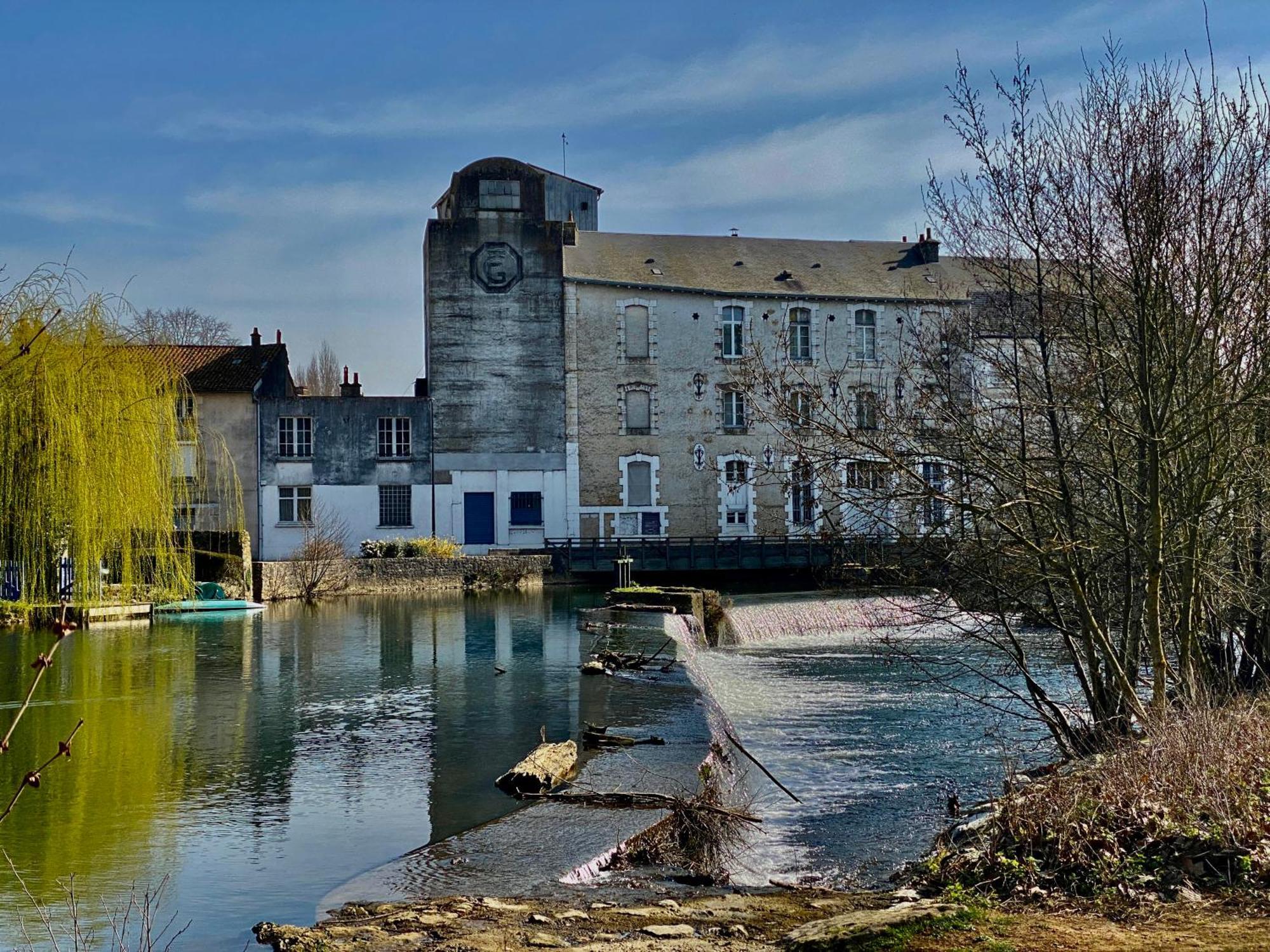 Logis Hotel Le Saint Georges Vivonne ภายนอก รูปภาพ