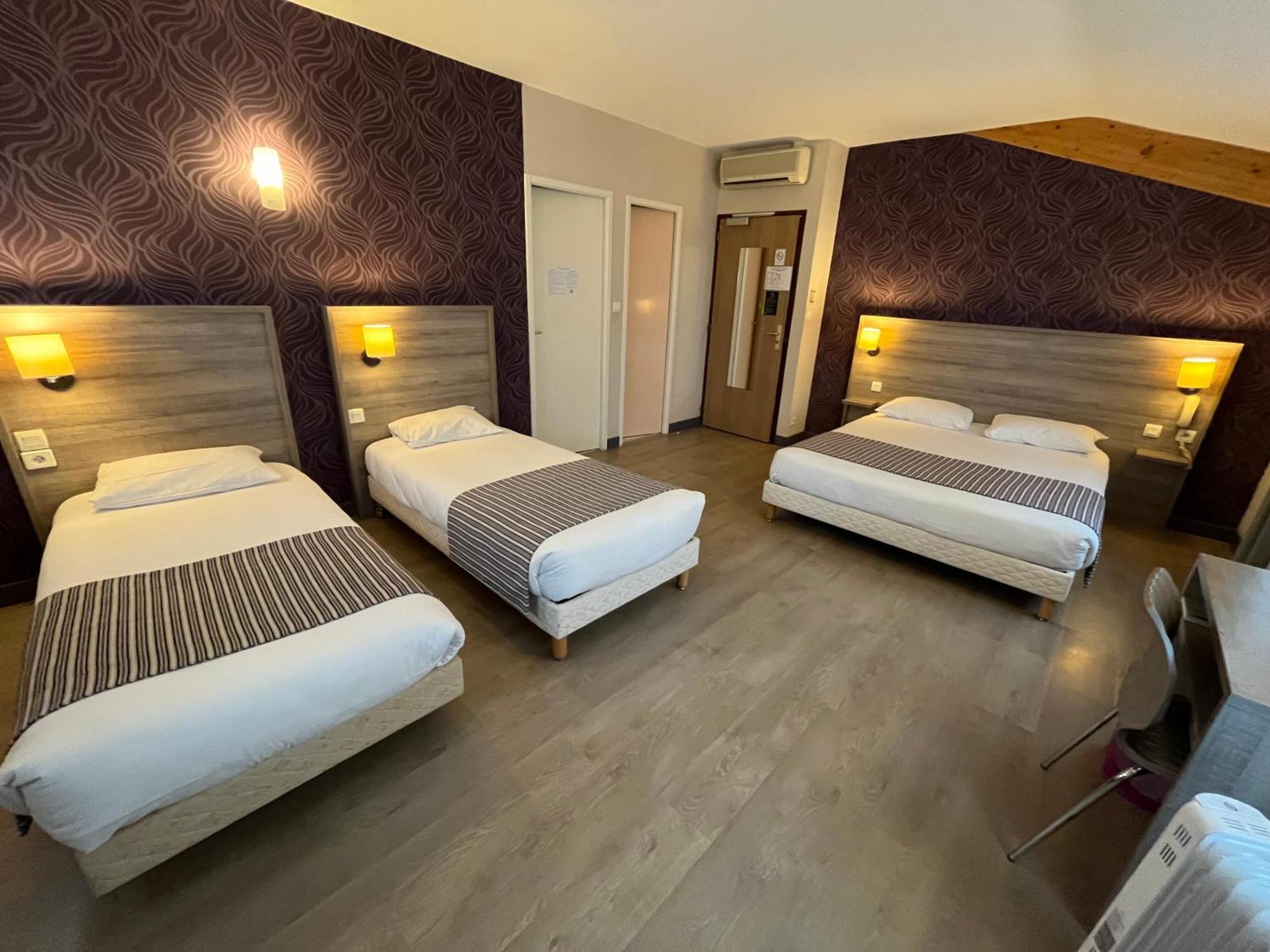 Logis Hotel Le Saint Georges Vivonne ภายนอก รูปภาพ