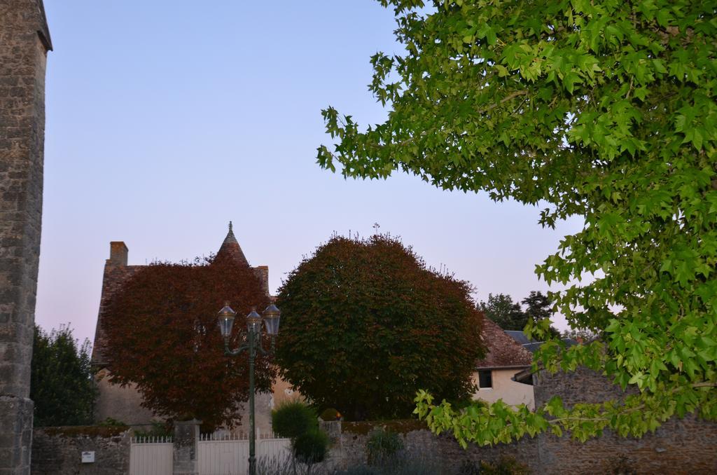 Logis Hotel Le Saint Georges Vivonne ภายนอก รูปภาพ